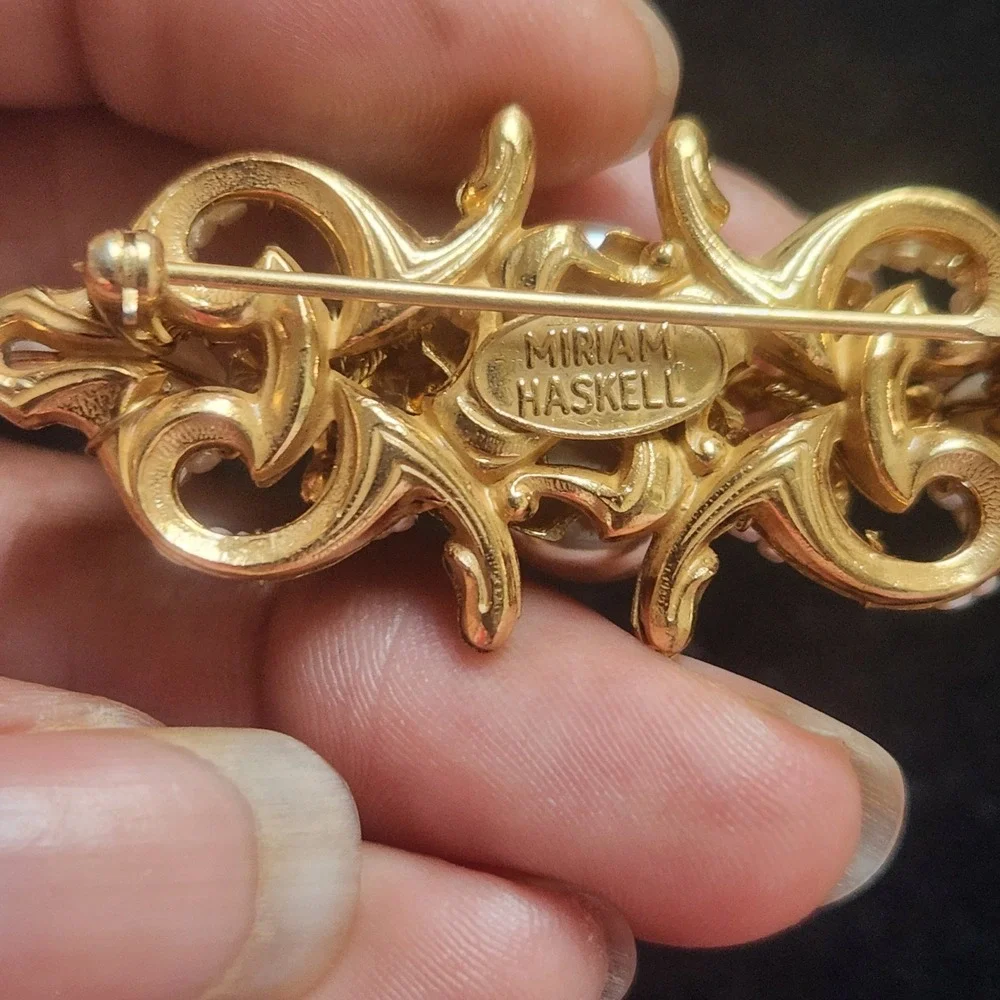 Miriam Haskell Brooch Faux‎ Pearl Rhinestone Gold Tone vintage